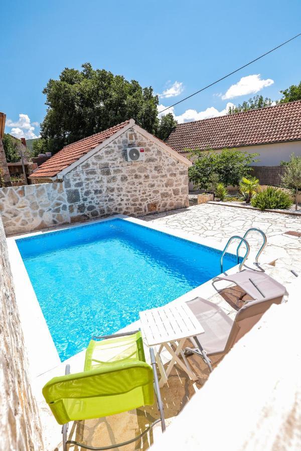 Holiday House Manuela Kruševo Eksteriør billede