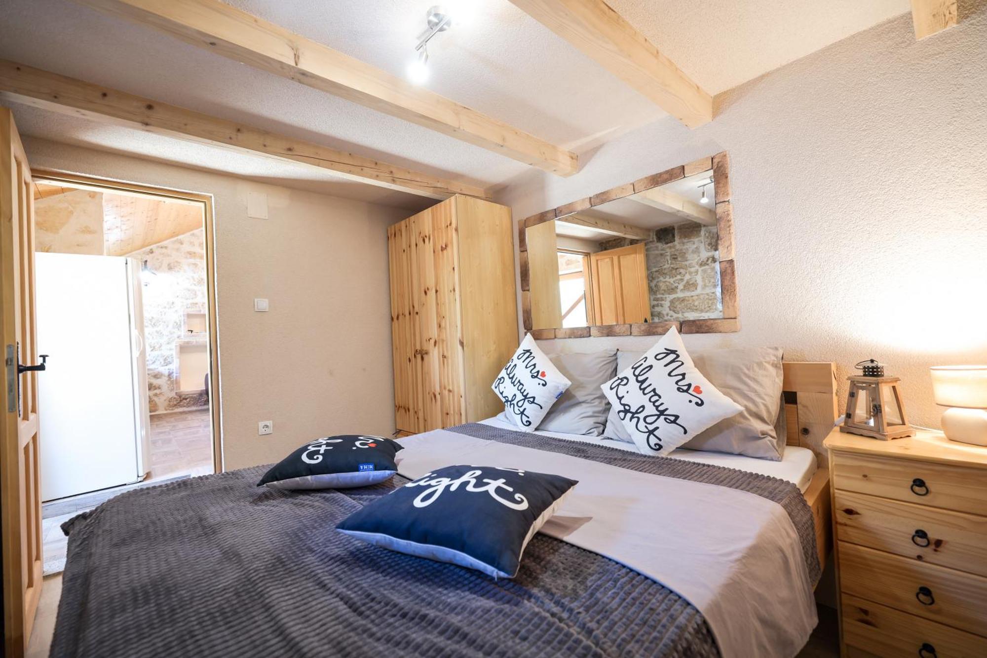 Holiday House Manuela Kruševo Eksteriør billede